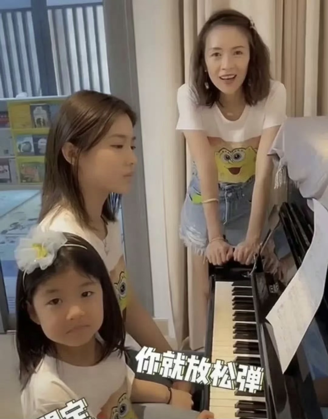 章子怡的继女和女儿都像爸爸