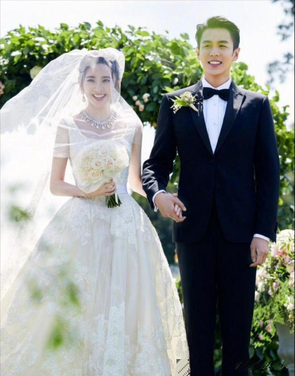 张若昀多大 老婆图片