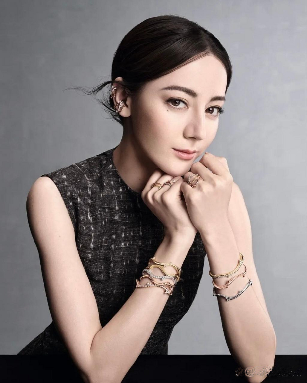 迪丽热巴立体的五官