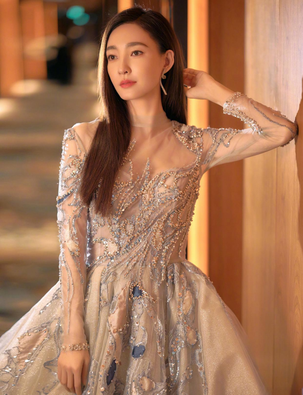 素颜女神王丽坤真的好美,女王范十足!