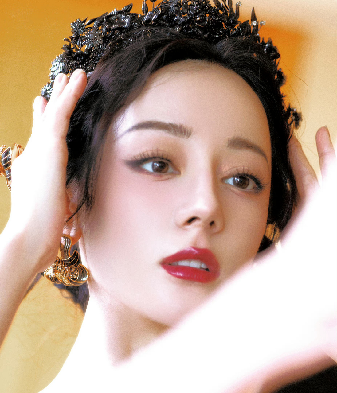 迪丽热巴真公主,每次戴皇冠都特别美.