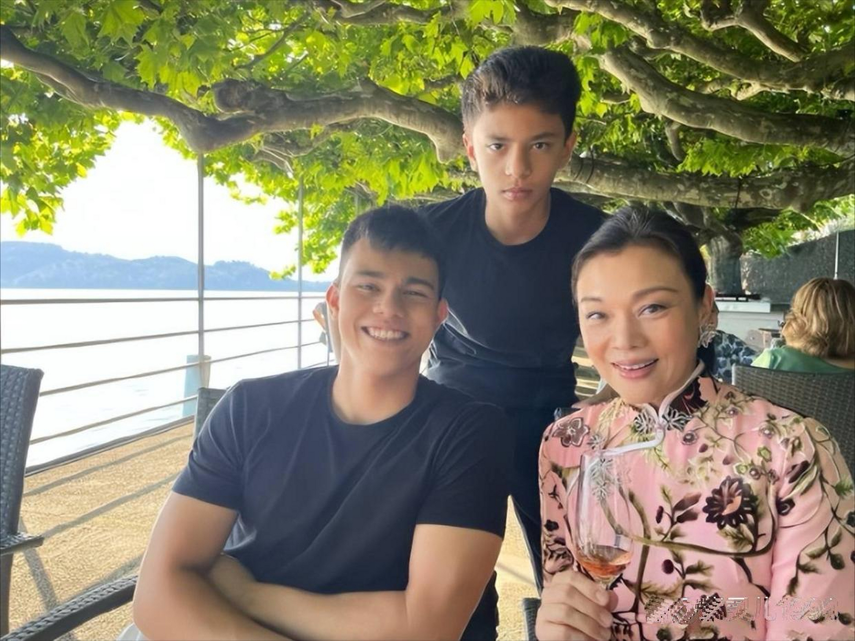 史可的快乐生活:瑞士老公非常爱她