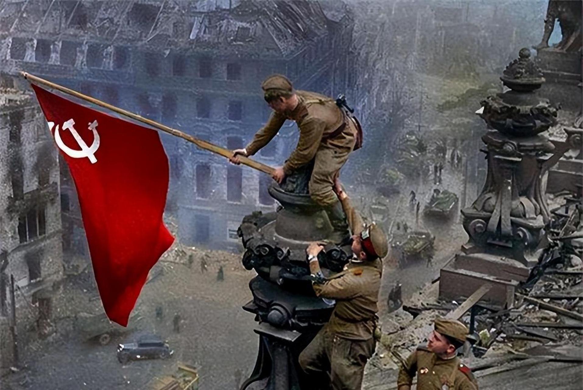 1945年,苏联红军进入德国本土后,压抑已久的苏联士兵军纪全面失控