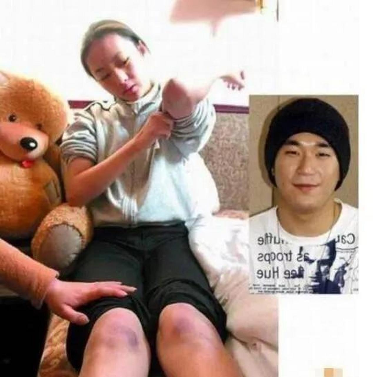 2003年,张国立的儿子张默,在中戏门口殴打女友童瑶,18岁的童谣被打到