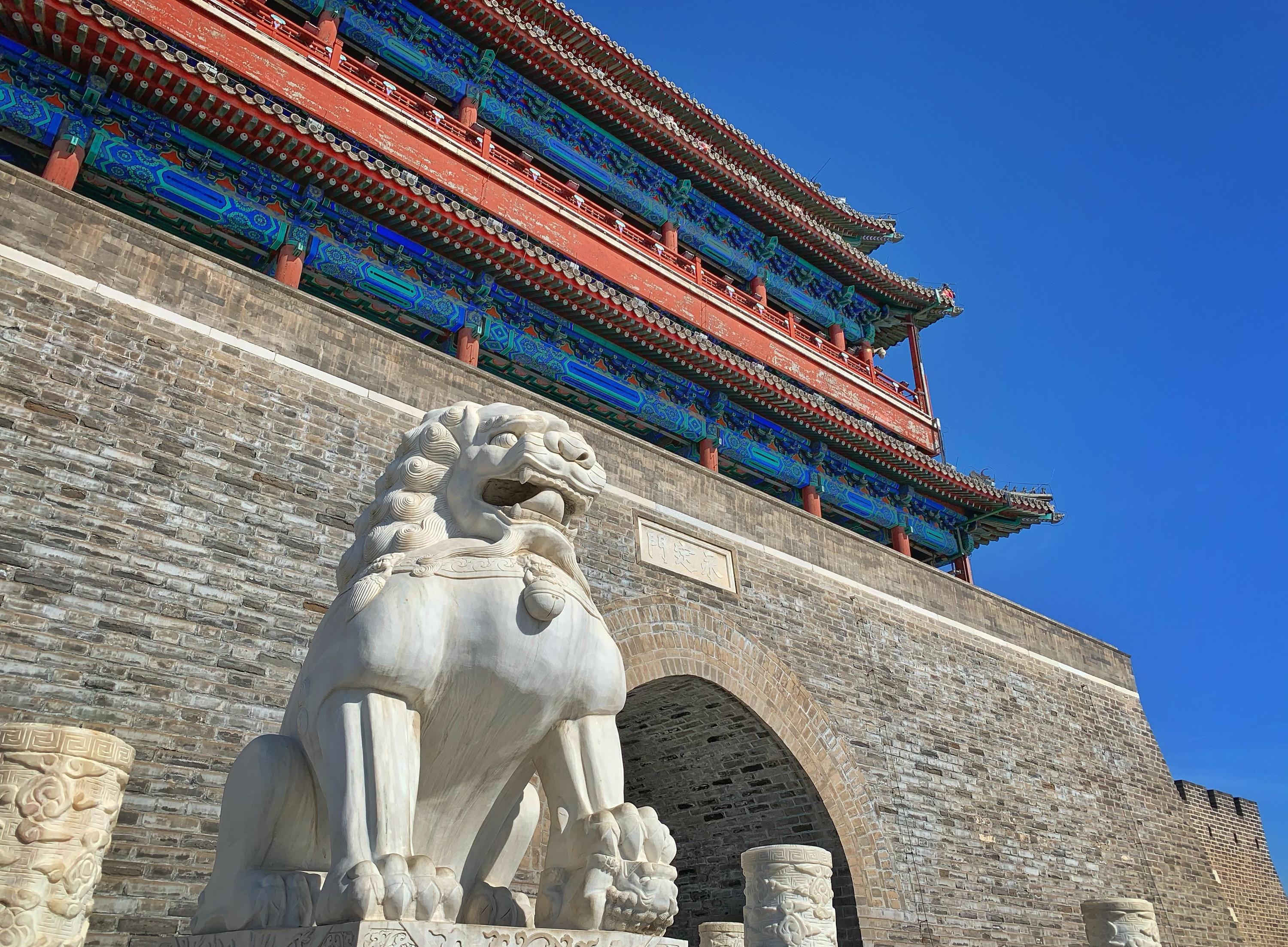 1957年,北京的永定门城楼被拆除了,理由是妨碍交通,经过48年的时间