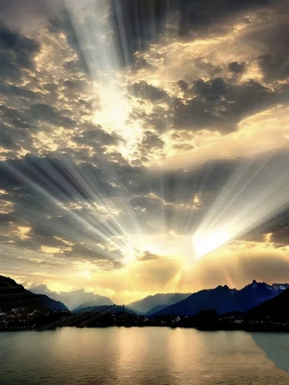 "的秘密:  心神合一,就是聚集精气, 对宇宙万物众生的一种敬畏之心