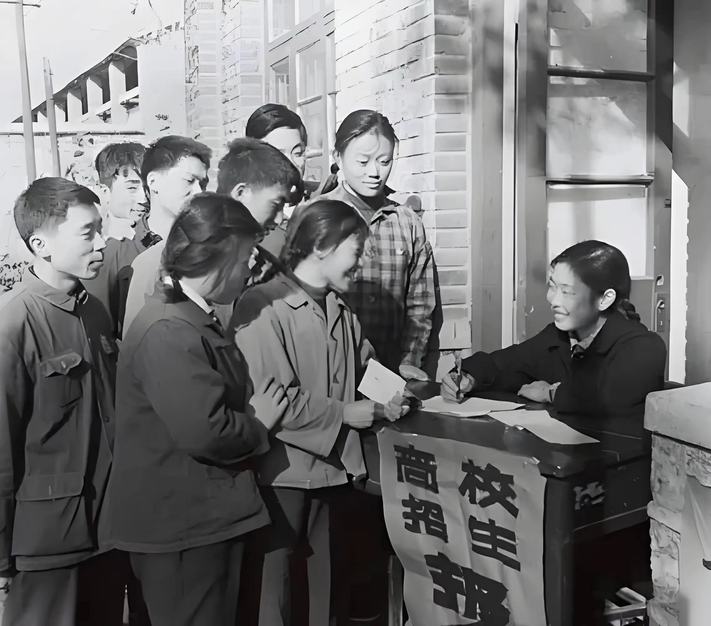 一组1977年恢复高考老照片,无数人的命运从此改变