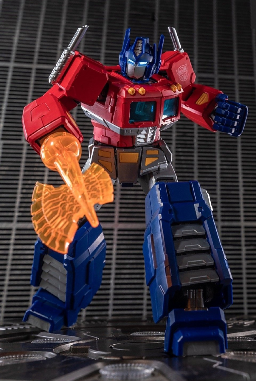 模型欣赏:布鲁可积木人 变形金刚g1擎天柱,高18厘米,内部带骨架,胸口