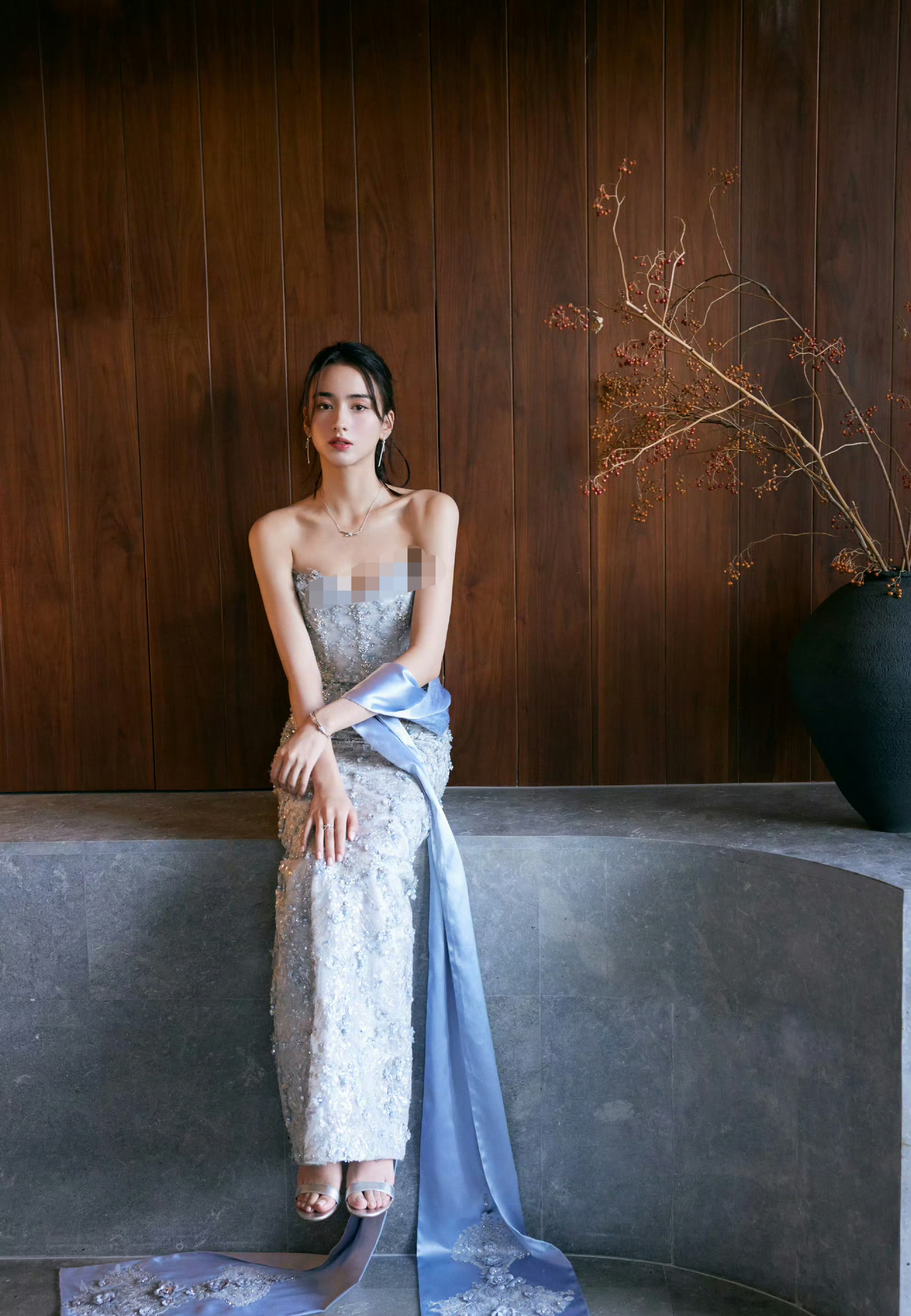 适不适合冯宝宝另说,但李宛妲的浓颜必是00小花中独一档了