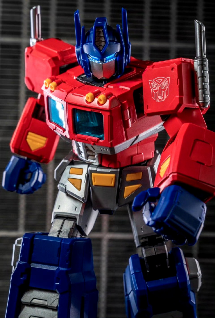 模型欣赏:布鲁可积木人 变形金刚g1擎天柱,高18厘米,内部带骨架,胸口