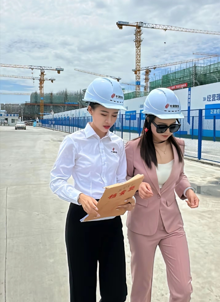 黄帽子干,红帽子看,戴上白帽到处转!