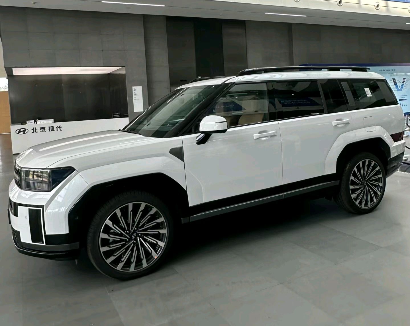 国产版来啦!全新现代胜达7座suv登场