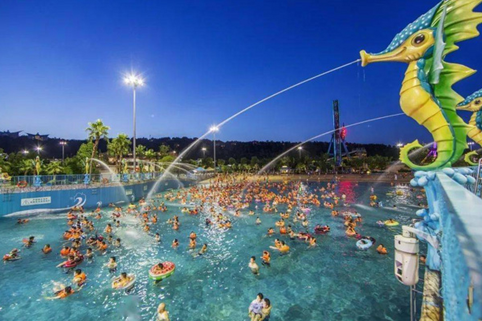 常州有哪些好玩的水上乐园 一,常州恐龙园鲁布拉巅峰水上世界  飓风湾