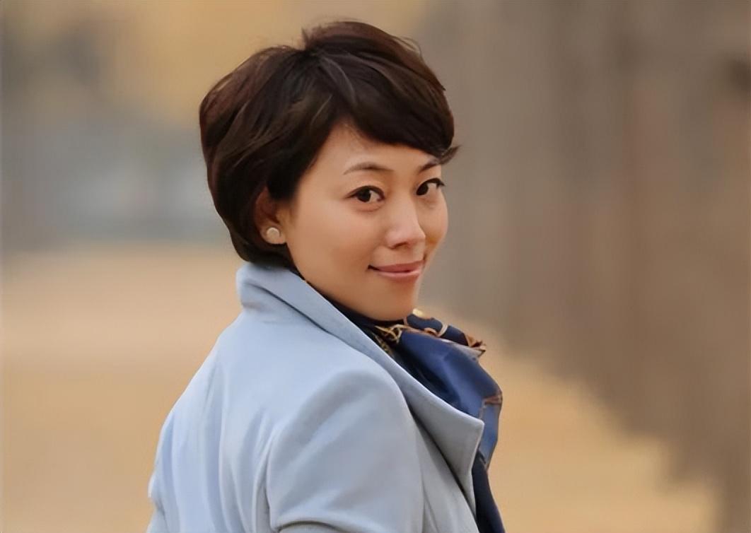 劳春燕事业成功但遗憾错过儿子成长