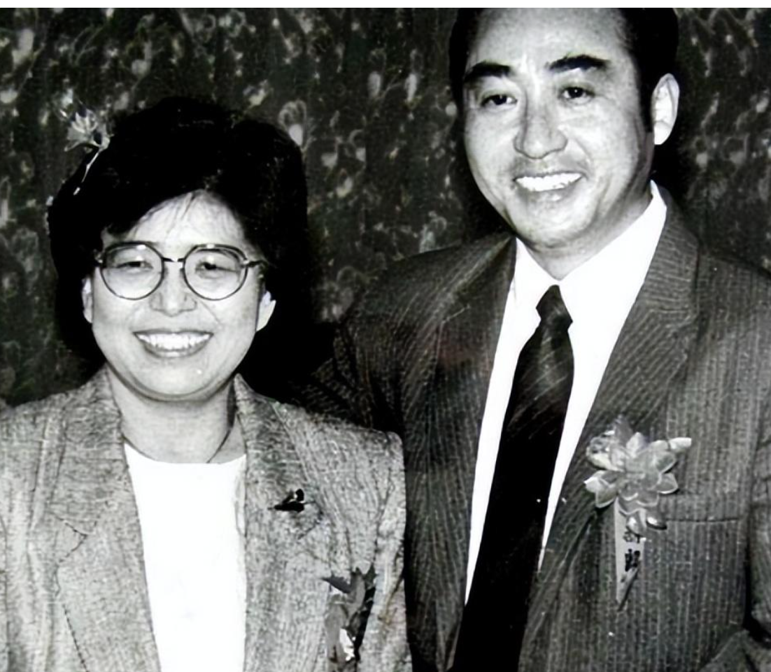 庄则栋临终前放心不下日本妻子,眼噙泪水:你没有医保,没有工资