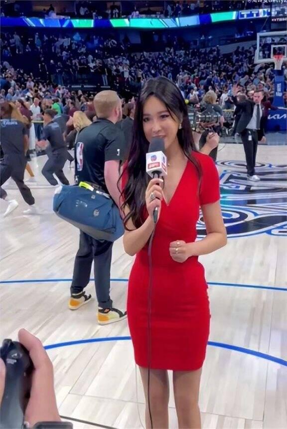 nba主播周玲安,身材傲人却嫁大17岁的美国丈夫,现过得怎样