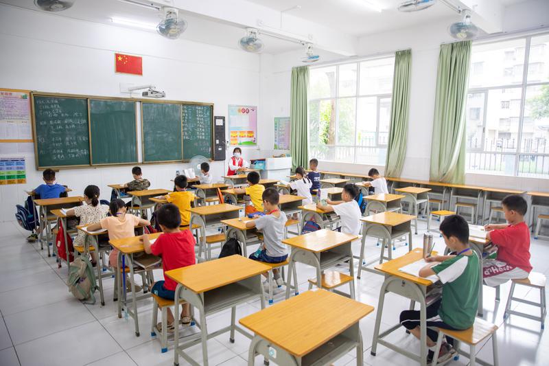 小学路上不迷路:家长陪读攻略 1,月收入不过两万?聚焦课内学习吧!