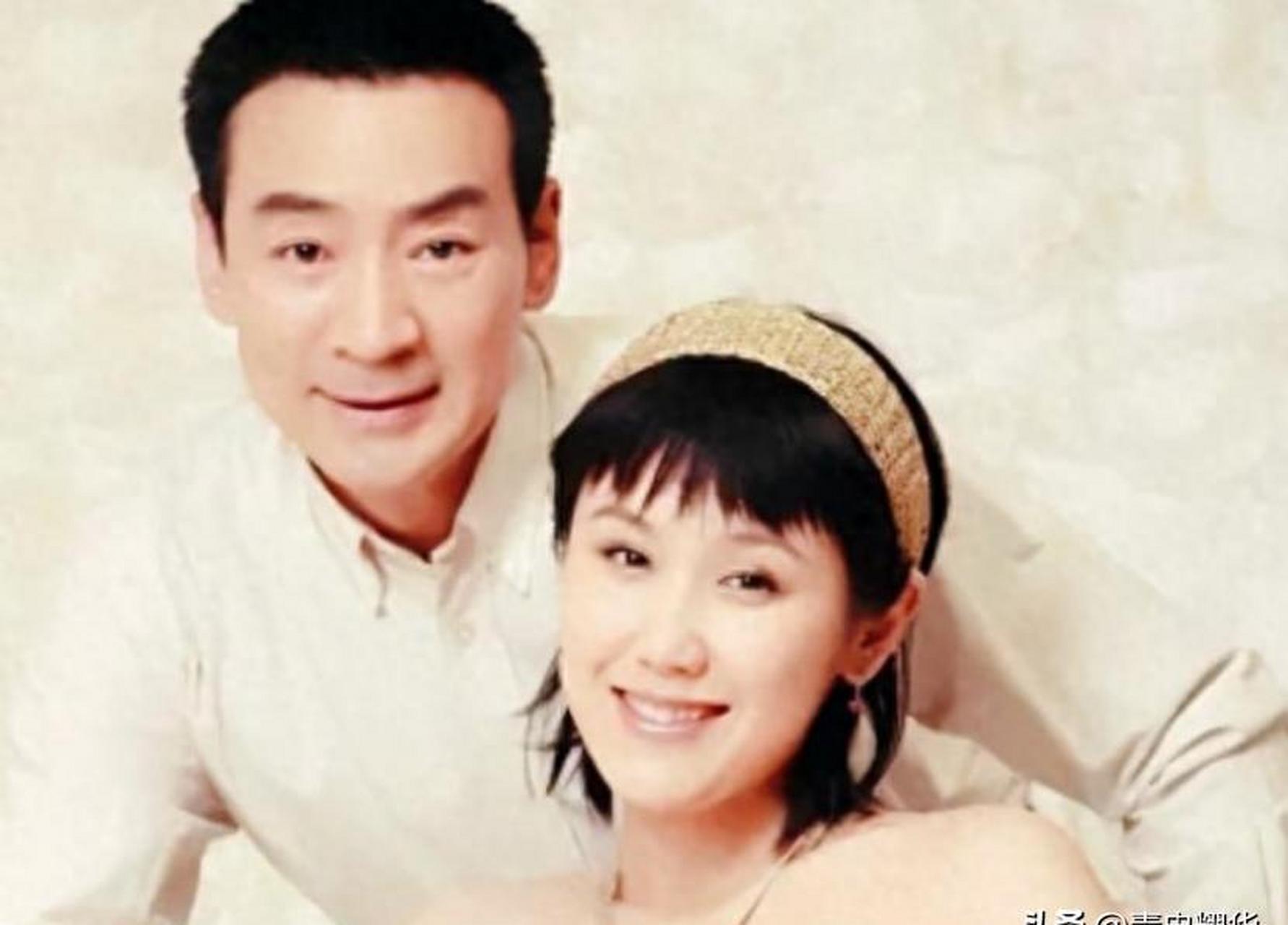 2003年,49岁的寇振海向演员李婷表白,李婷拒绝的说:寇老师,就算我接受