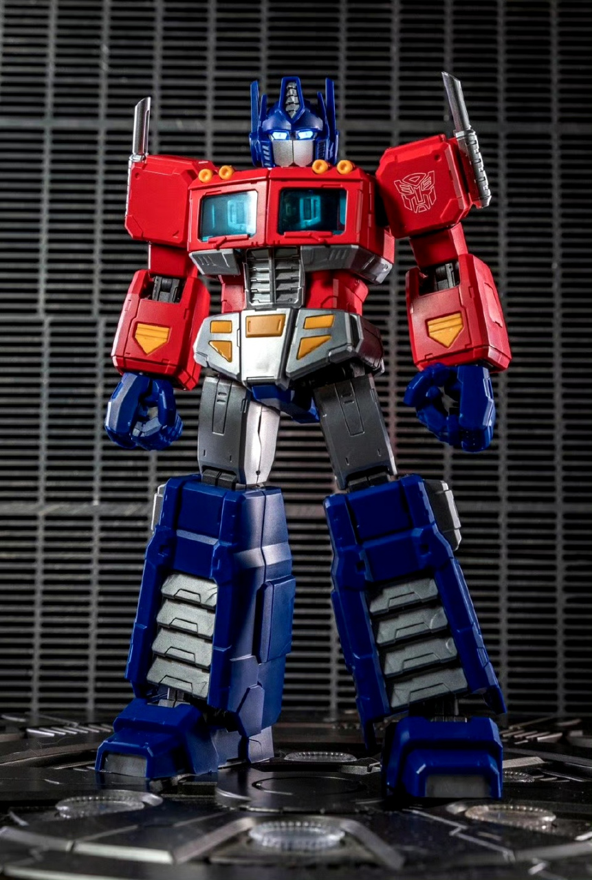 模型欣赏:布鲁可积木人 变形金刚g1擎天柱,高18厘米,内部带骨架,胸口