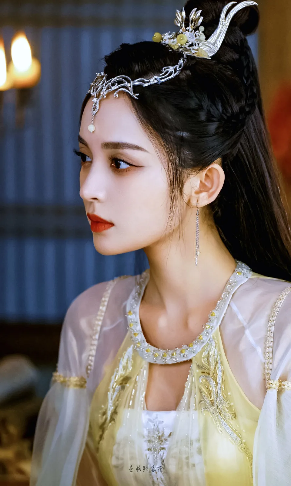 美女系列壁纸第989期-《雪鹰领主》娜扎饰演的余靖秋