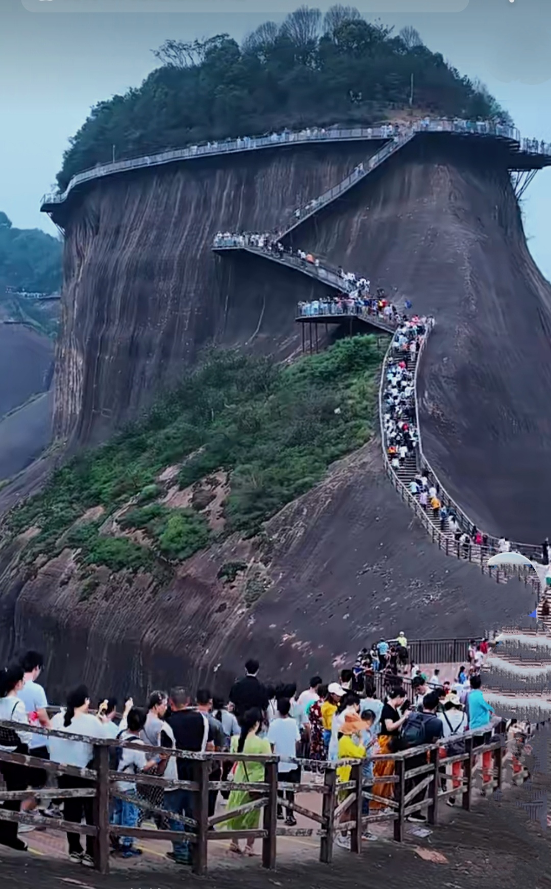 山骆驼峰沿着99级天梯登顶俯瞰群峰如浪图片陆浑水库云梯照片江郎山90