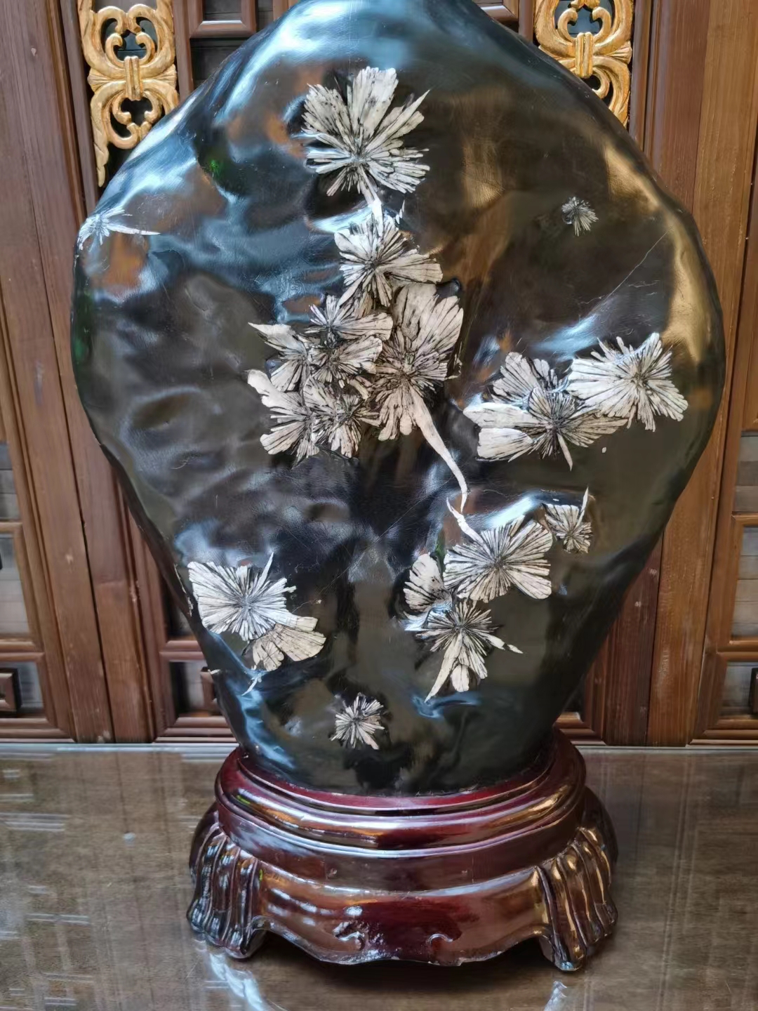 《梅花石》