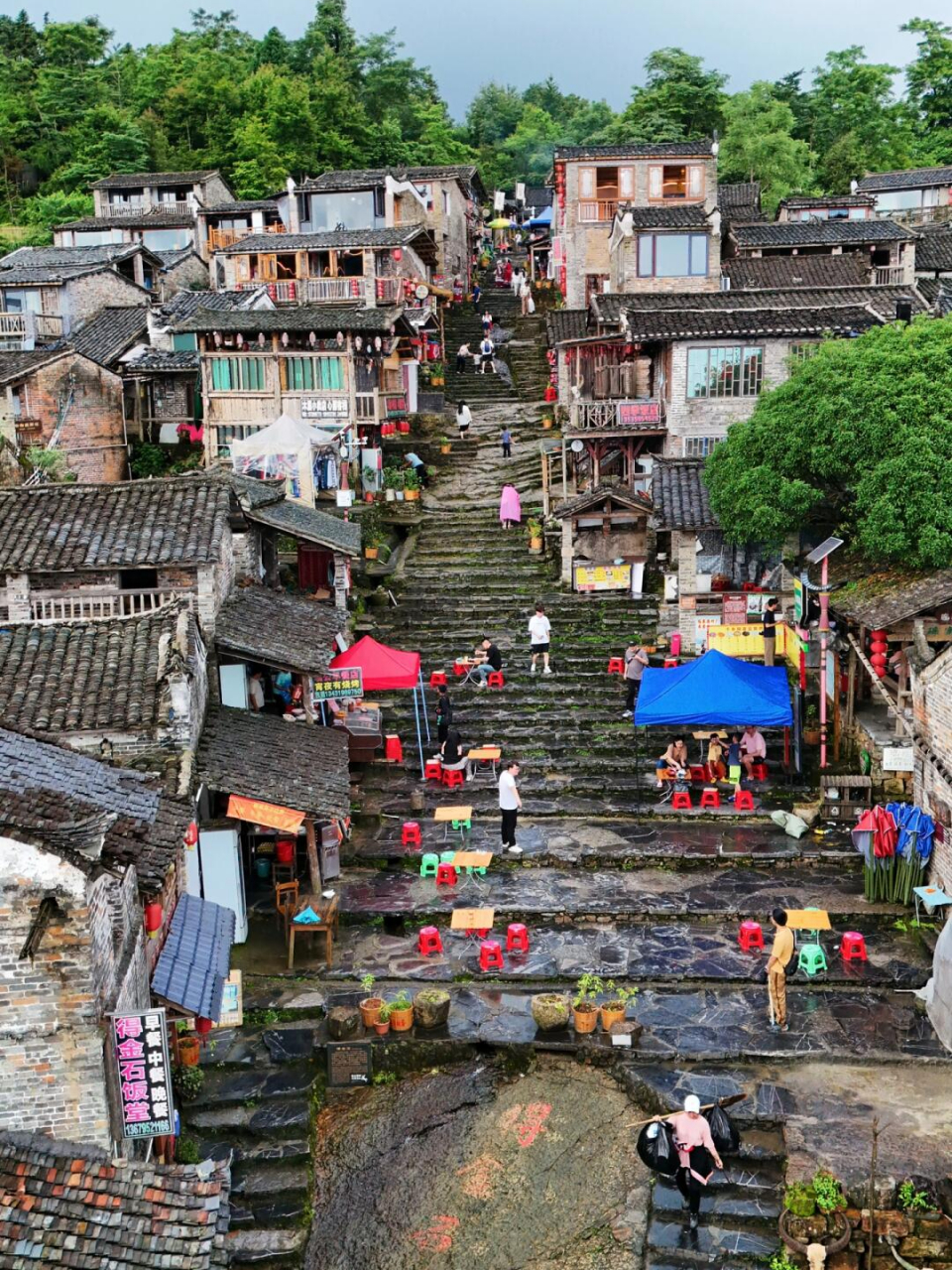 清远千年瑶寨-广东的烟雨古镇  在这个喧嚣的都市里,人们总是为了生活