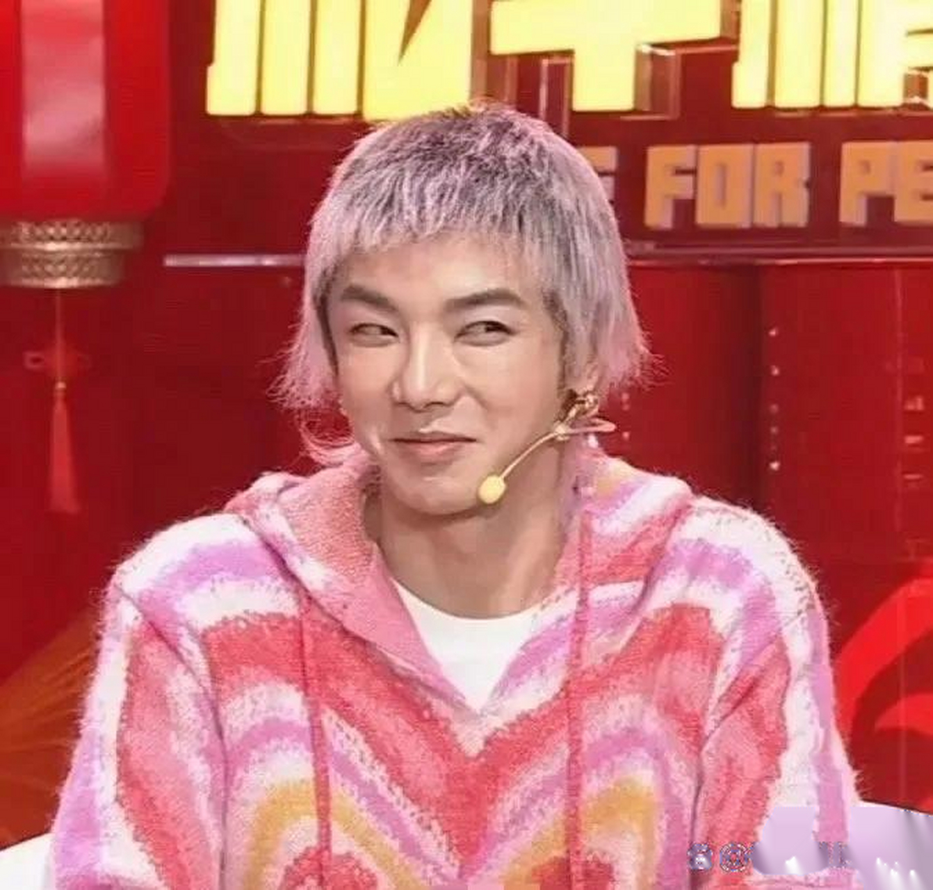 华晨宇这发型丑爆了,赶紧推了去吧