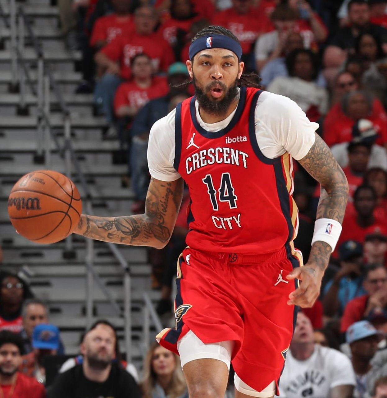 英格拉姆依旧是鹈鹕最好的球员之一.但他与鹈鹕队已经渐行渐远.