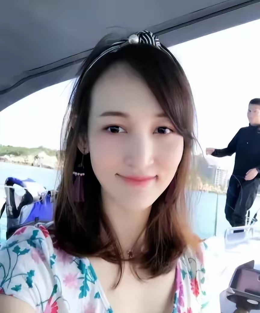 王皓与闫博雅,一对体育界与艺术界的佳偶,经历了职业生涯的辉煌与挑战