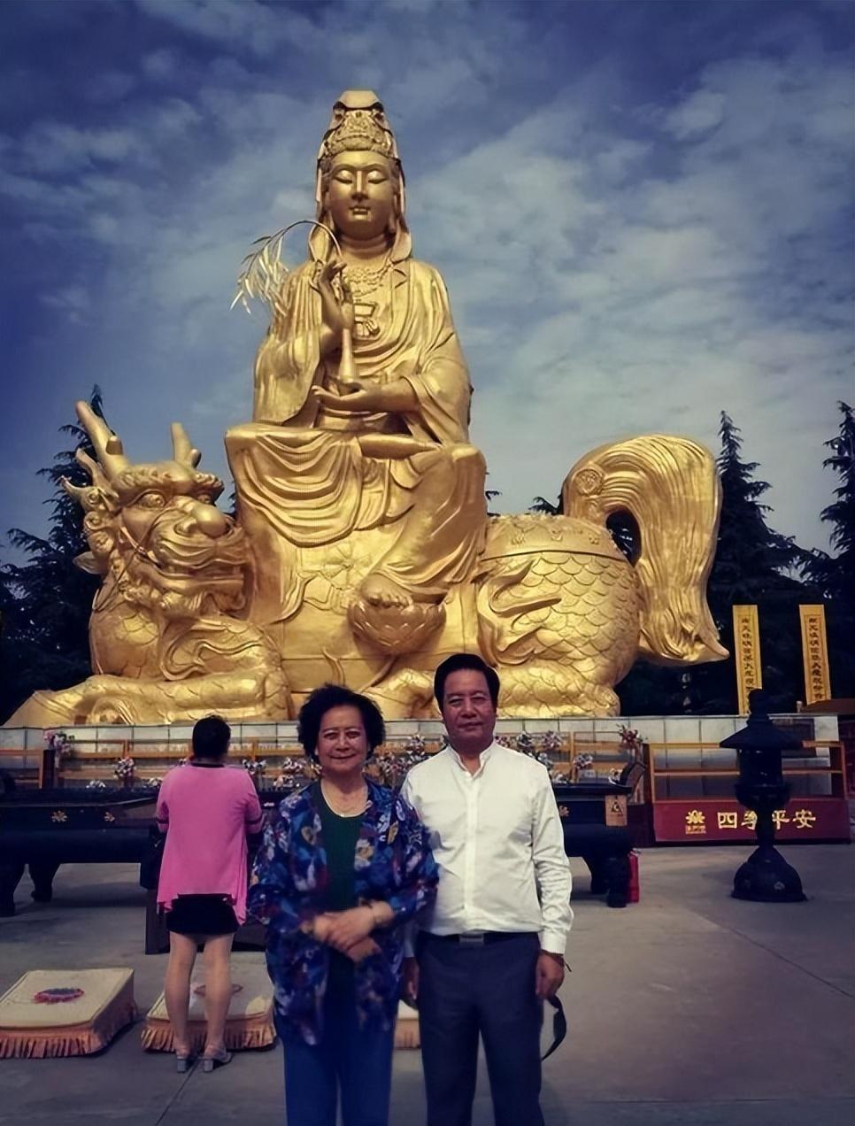 受感召终皈依佛门