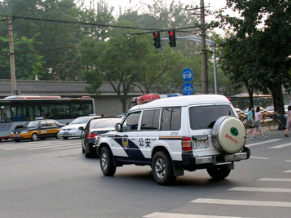 "警车路过青白江地界时,并没有