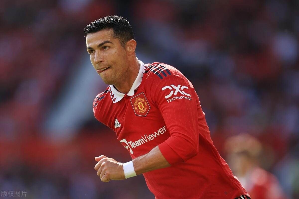 无视基恩,气走范尼,初到曼联的c罗,开始整顿红魔职场