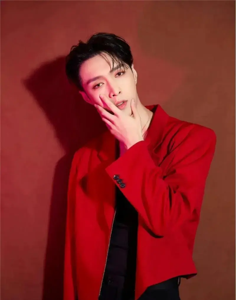 好惊喜!周杰伦ins发限时动态为张艺兴新专辑《step