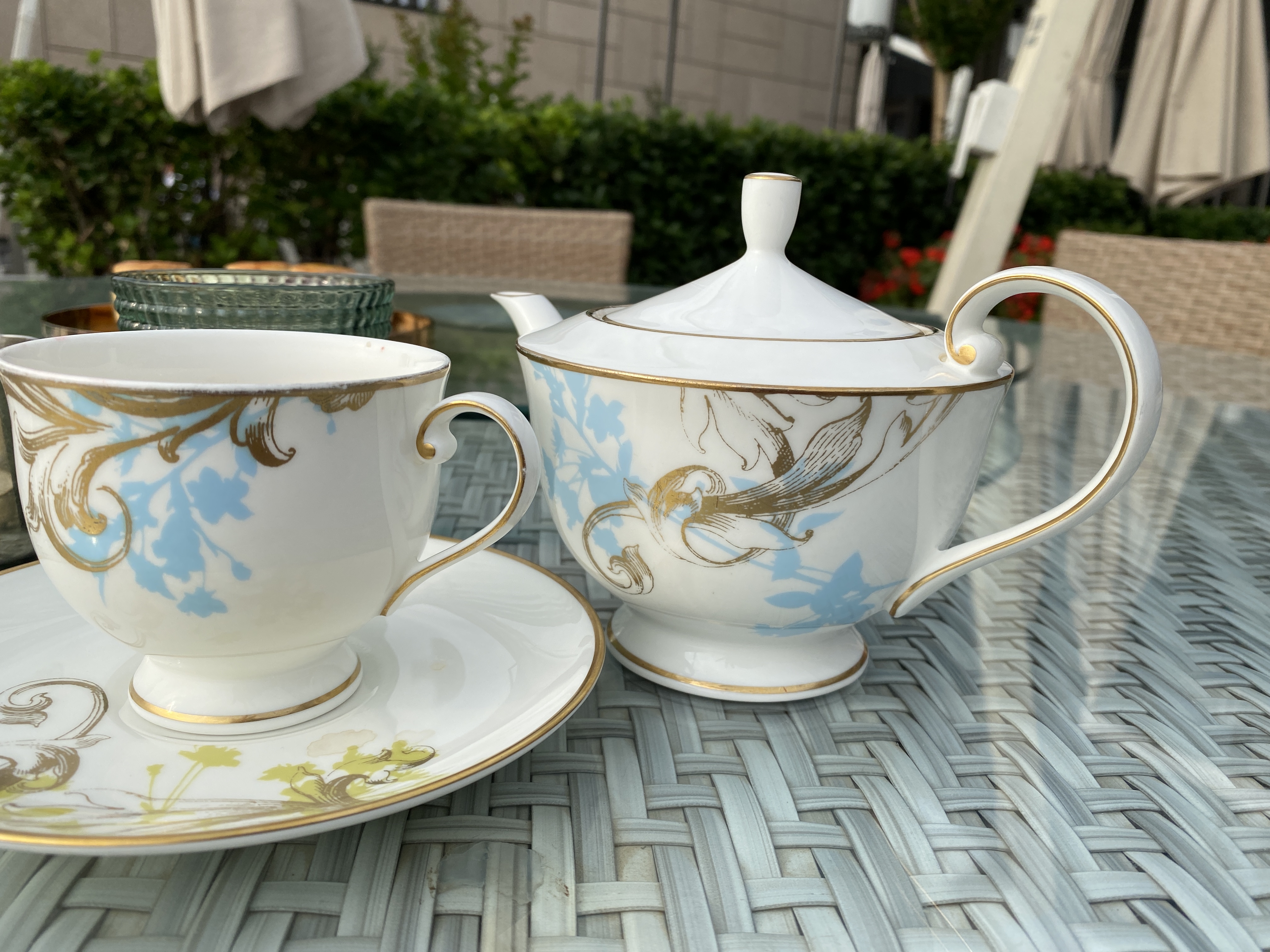 喜欢欺负弱者的人往往自己也是弱者