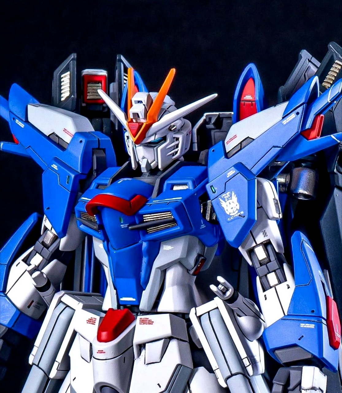 机动战士高达seed freedom hgce飞升自由高达,改变了局部配色与细节