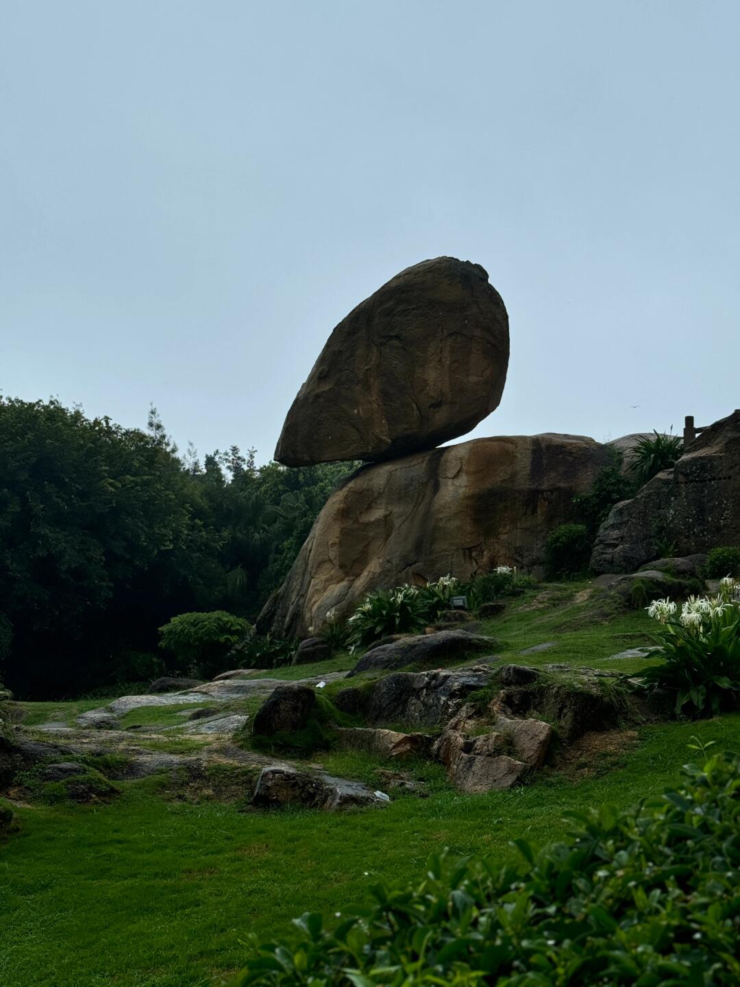 风动石景区东山关帝庙
