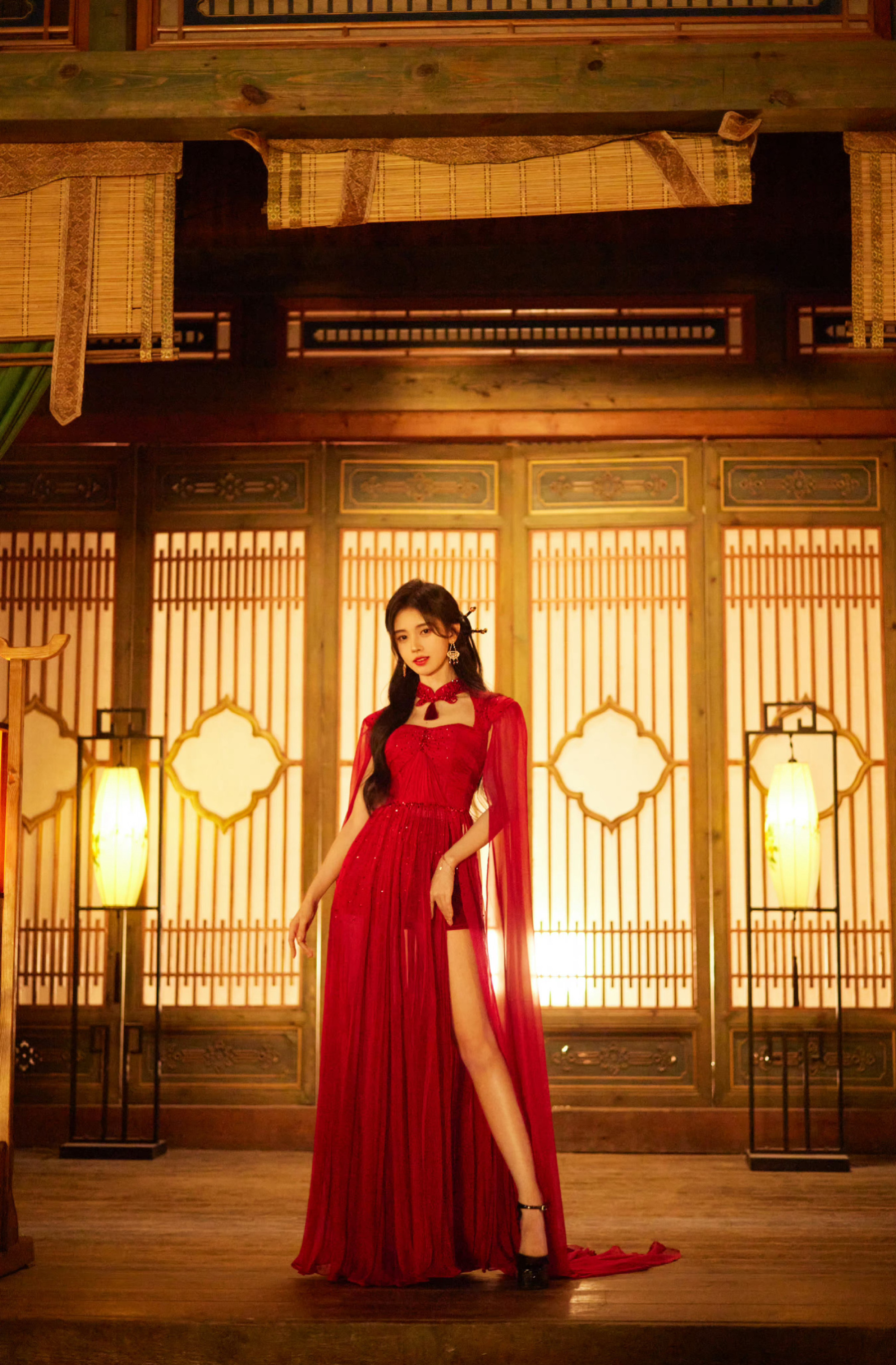 身材比例太优越了,一点不像小个子女生,难怪她能当明星,太好看了!