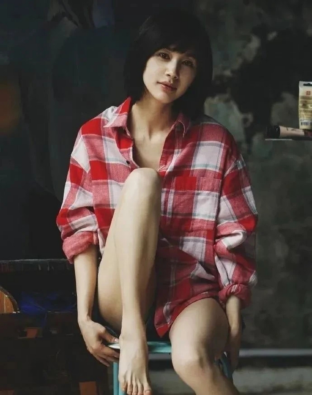 王子文瑜伽房大尺度运动照流出  瑜伽的高难度动作,头倒立,肩倒立,手