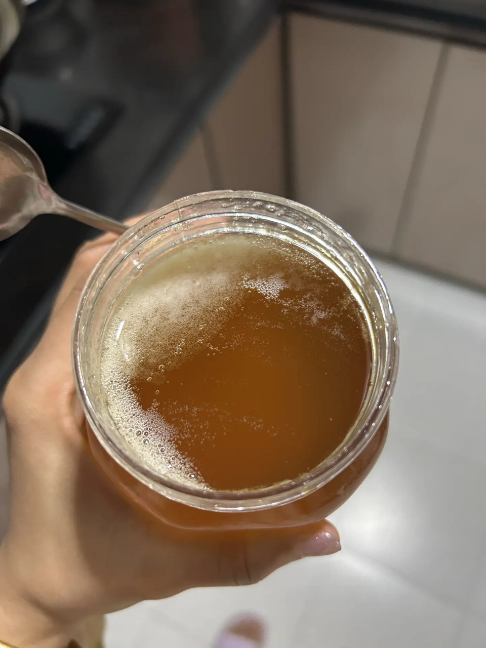 蜂蜜变质后的图片是什么样子的(蜂蜜变质后的图片是什么样子的呢)