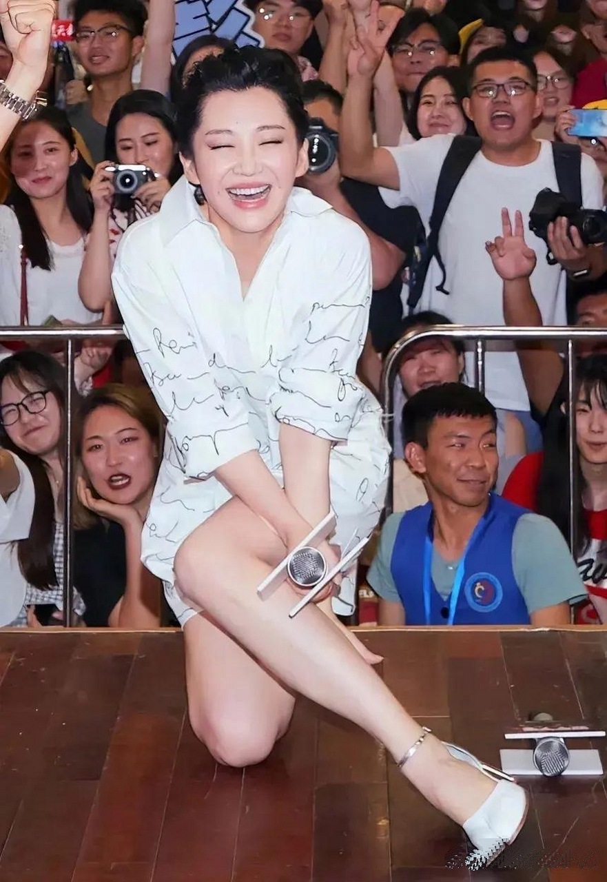 听说许晴演戏,那双美腿就能占演技分数的80%!
