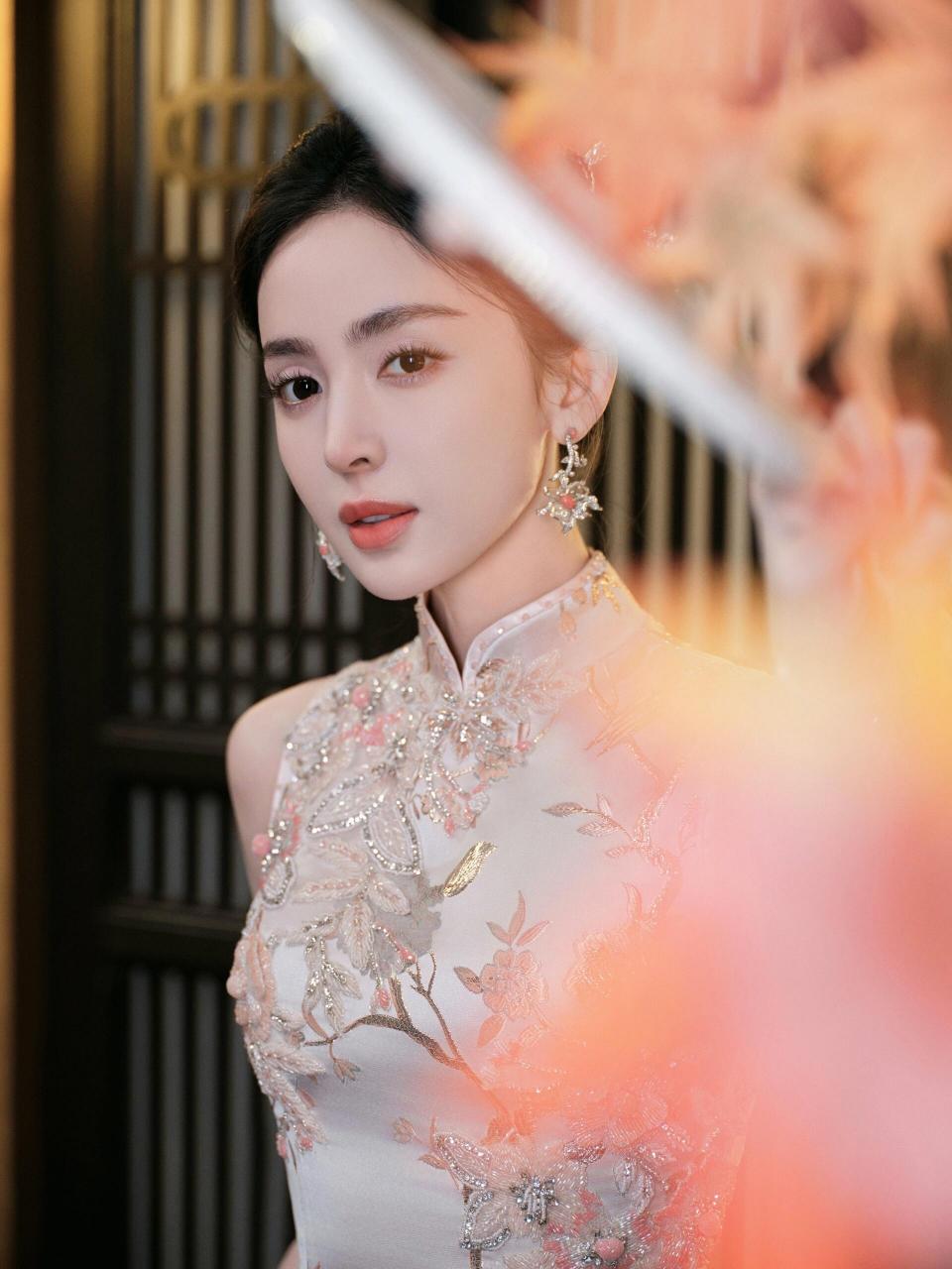 古力娜扎新造型真美!