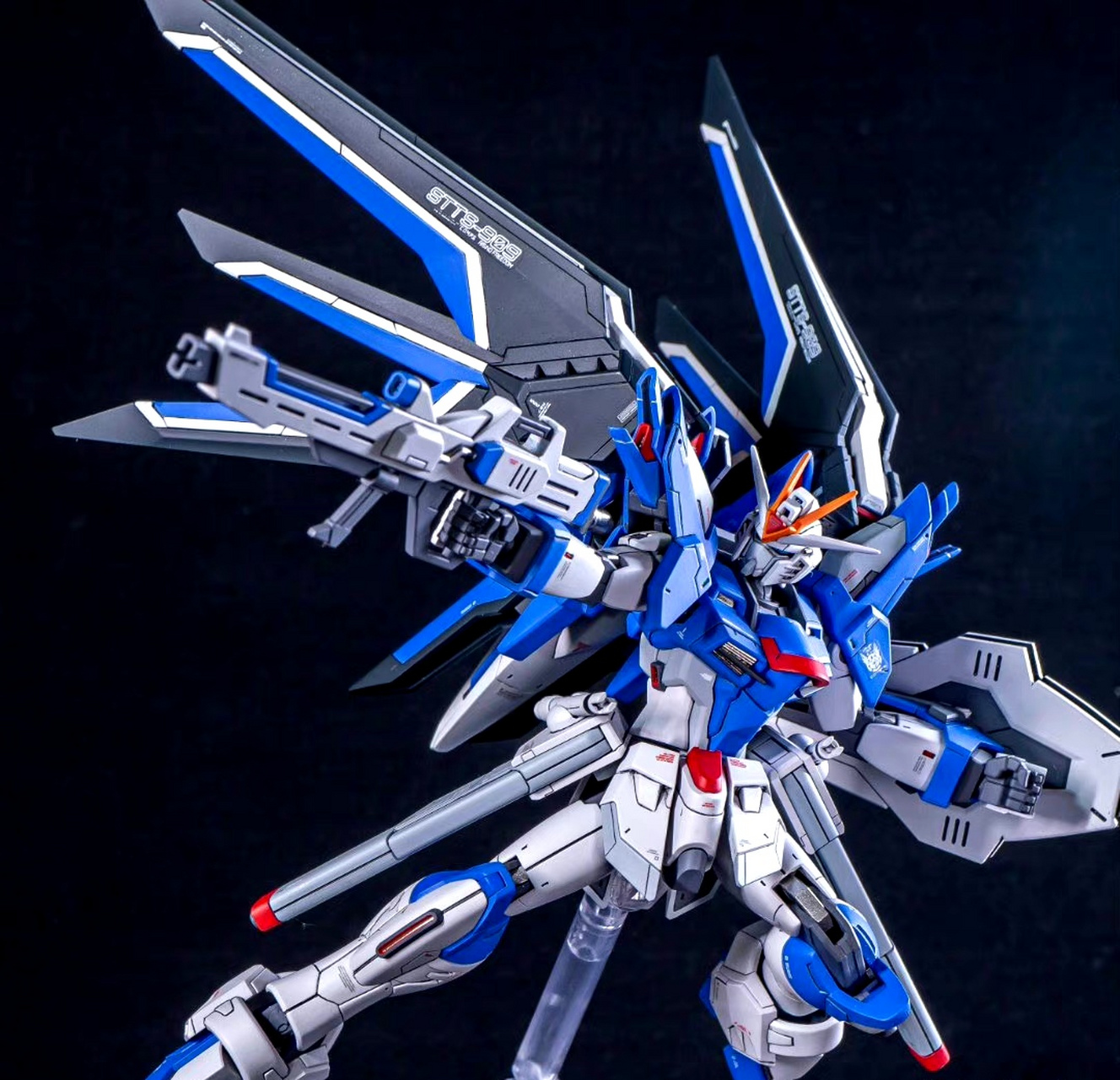 机动战士高达seed freedom hgce飞升自由高达,改变了局部配色与细节