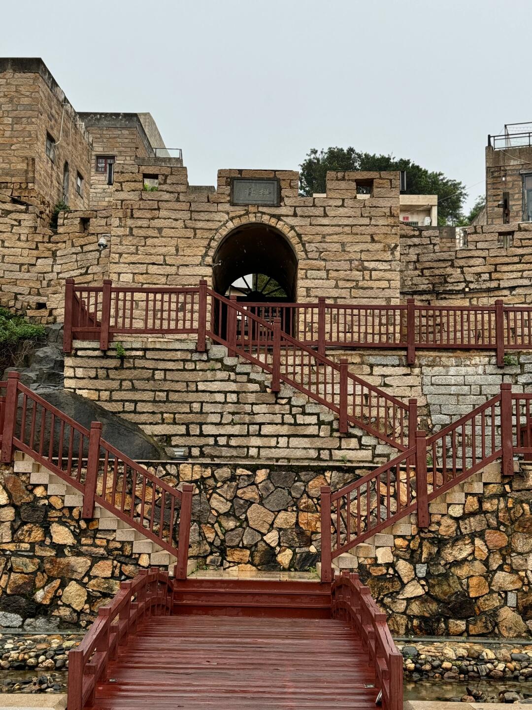 风动石景区东山关帝庙