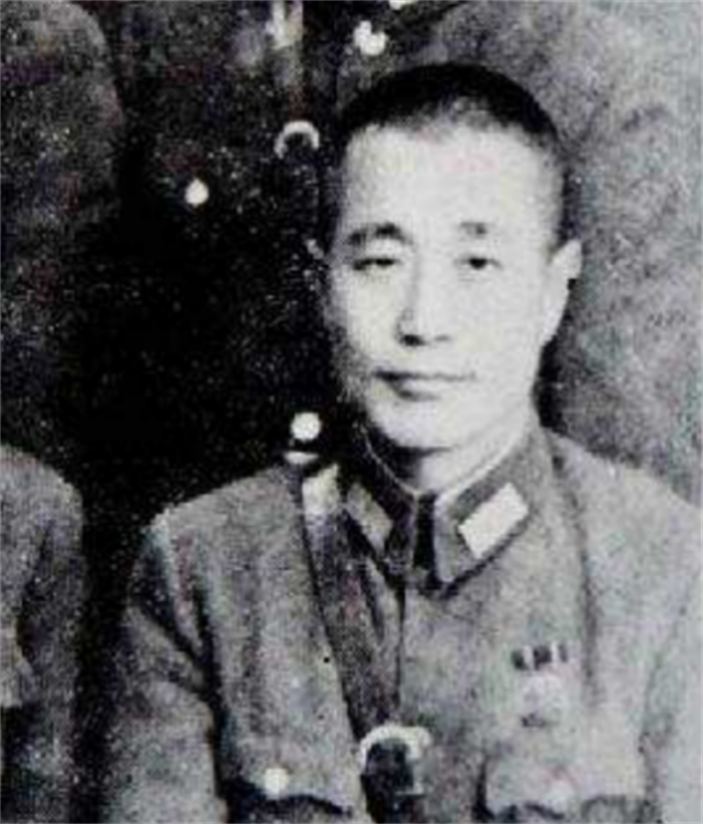 淮海战役中,47岁的邱清泉被击毙,6个子女去了哪里?1子