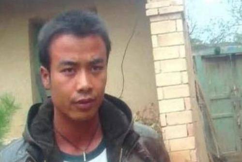 14年麻永东走下法庭,含泪与母亲见面后被押刑场,枪毙前表情镇定