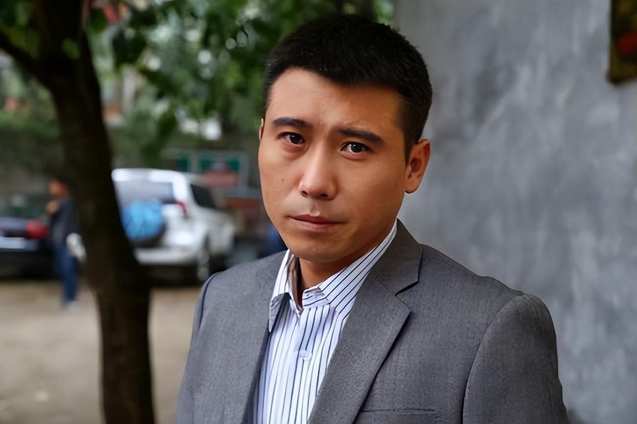 回顾"戏红人不红"李乃文:演十余年配角,与影后颜丙燕