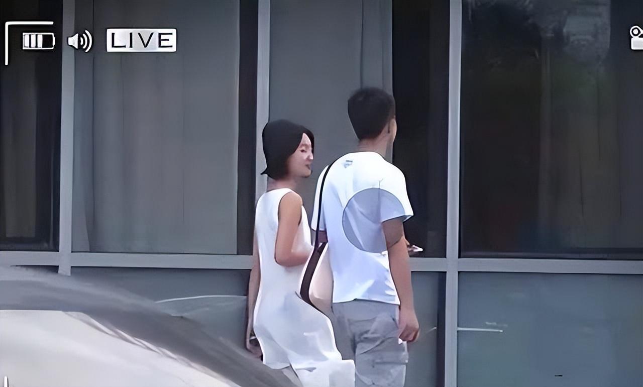 回顾:曾志伟的一句"我潜过她",揭开周冬雨的情史