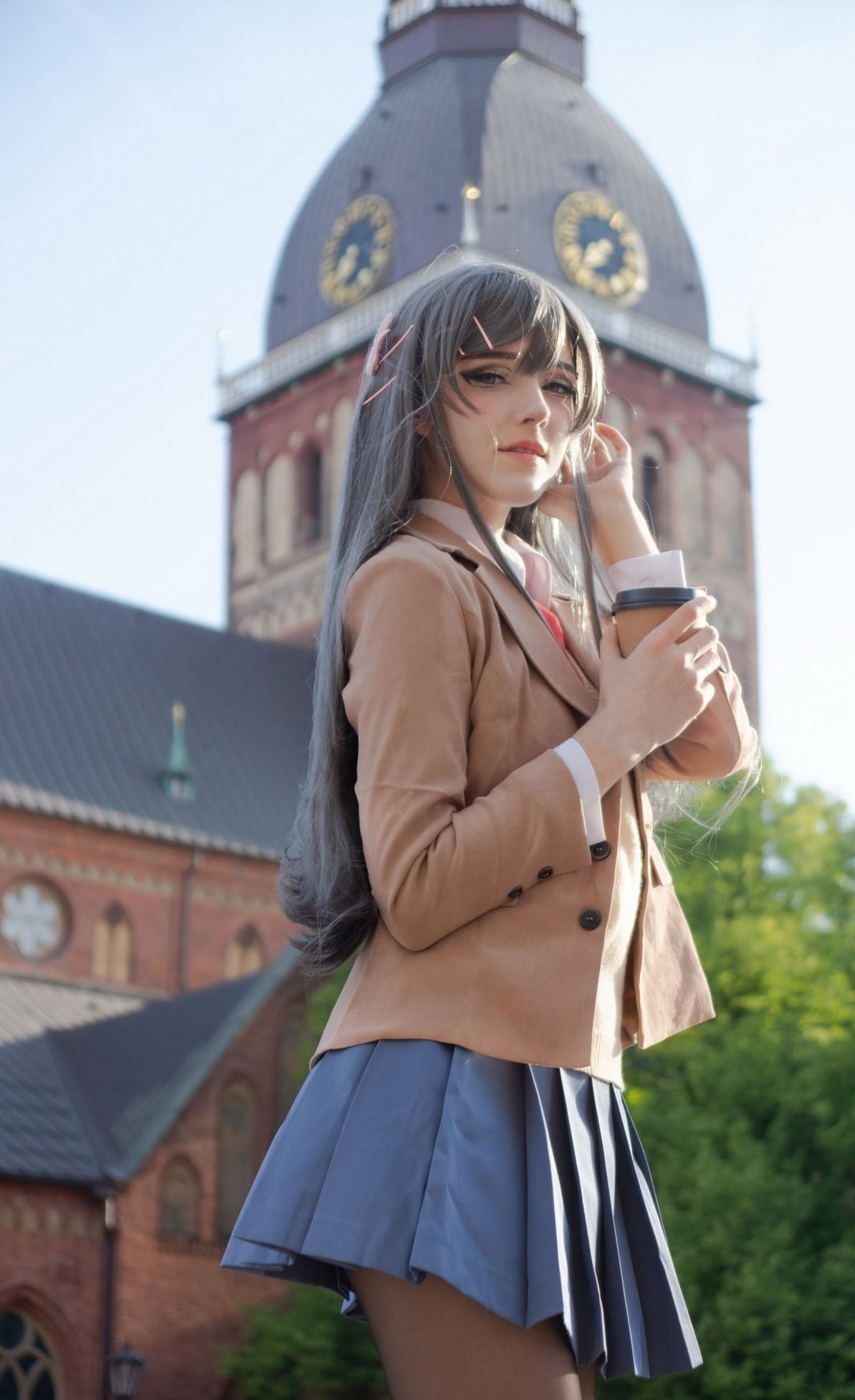 时尚美女穿搭组合:欧美小姐姐的jk套装,优雅活力引领潮流