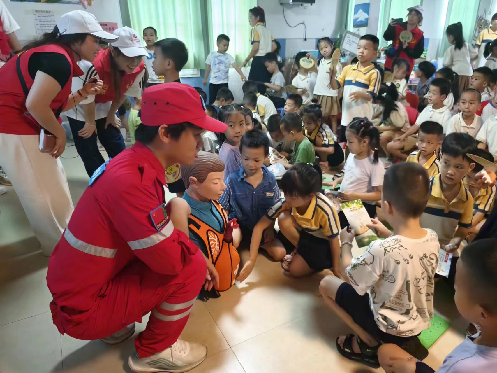 "青春护航 健康相伴"知识宣讲活动-江州区城西幼儿园